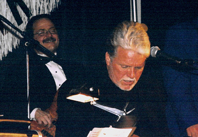 Burton Akers, Con Hunley